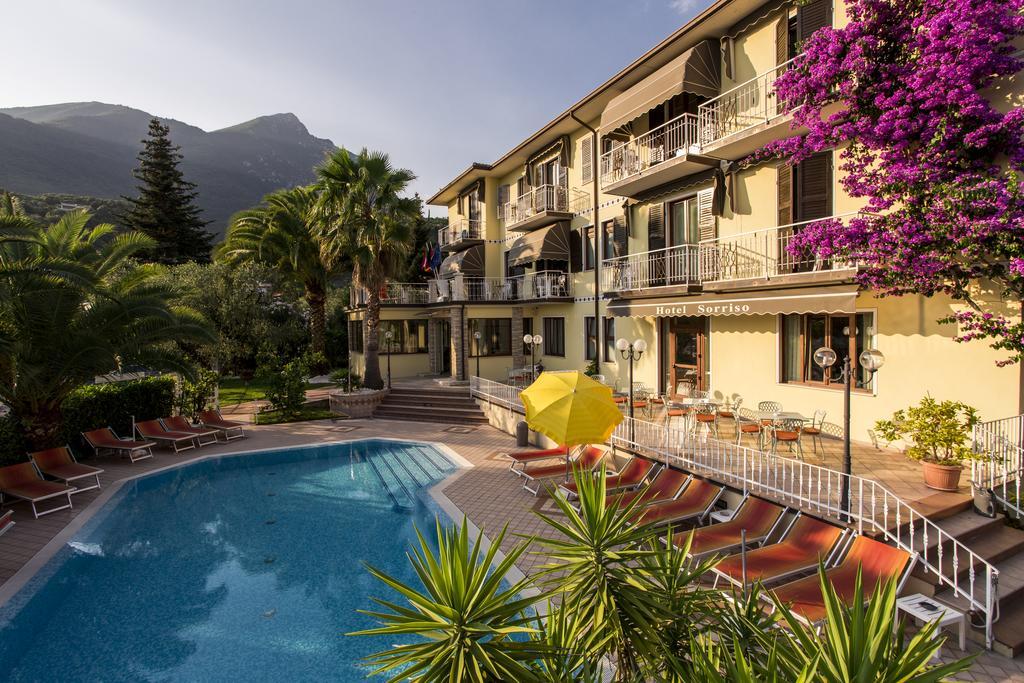 Hotel Sorriso توسكولانو ماديرنو المظهر الخارجي الصورة