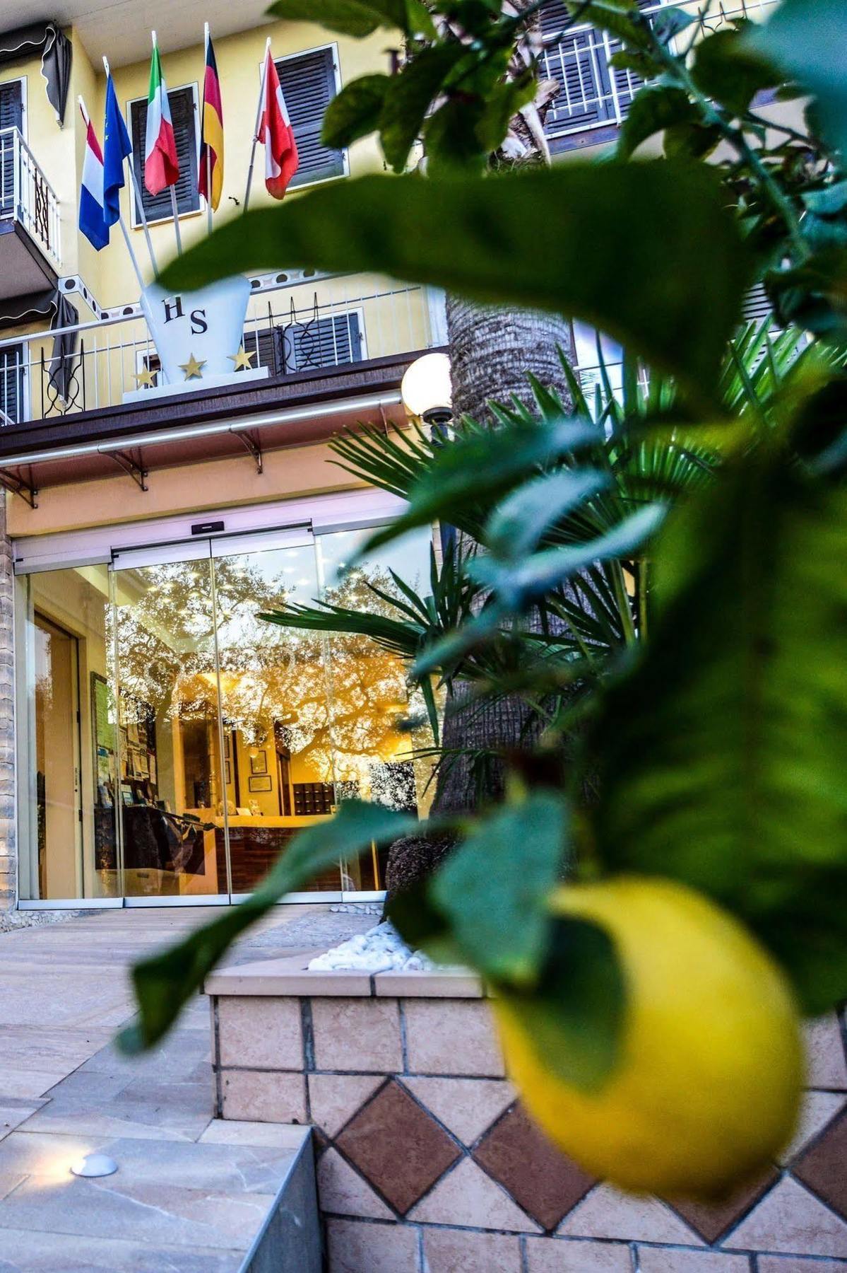 Hotel Sorriso توسكولانو ماديرنو المظهر الخارجي الصورة